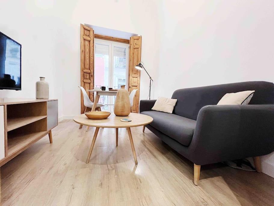 Apartamento Privado De Diseno En Pleno Centro - Atocha Madrid Exterior photo